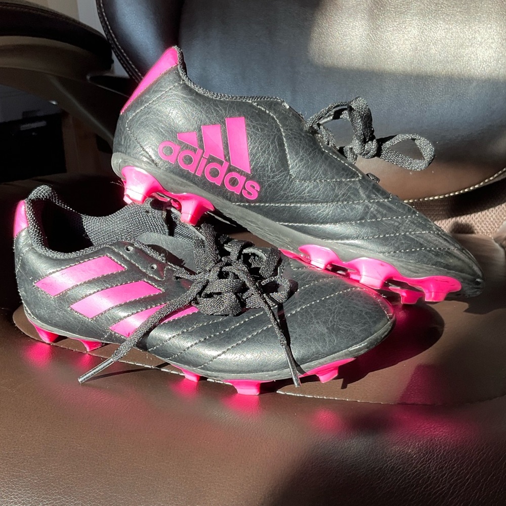 ADIDAS, black & pink soccer cleats, 2.5 KIDS